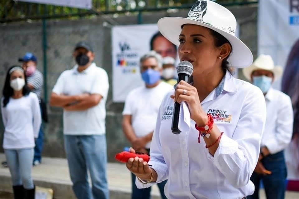 La candidata a Alcaldesa de Valle de Bravo, Zudikey Rodríguez, reactivó su campaña con un video en redes en el que asegura ser valiente.