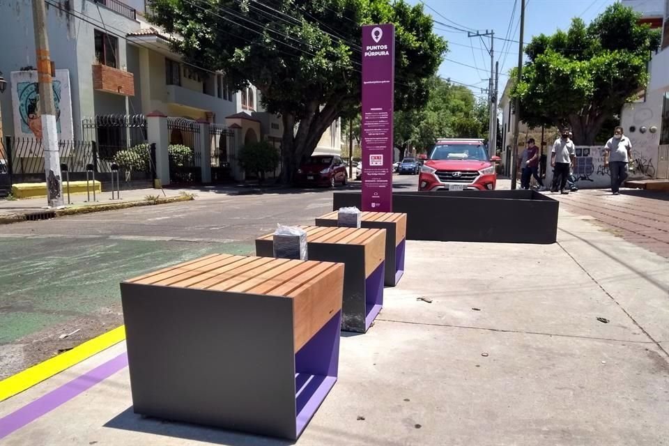 Punto Púrpura ubicado en el cruce de Robles Gil y Pedro Moreno, en la Colonia Americana, en Guadalajara.