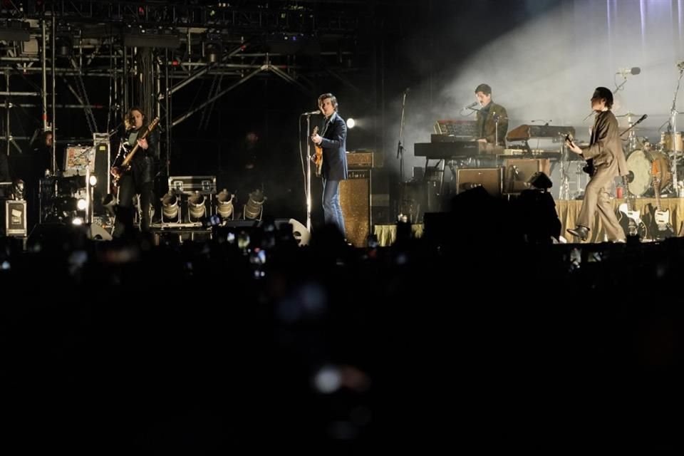 Artic Monkeys causan euforia en el Corona Capital.