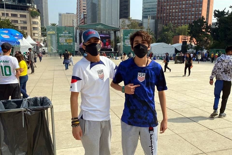 Aficionados asistieron al Monumento a la Revolución para apoyar al equipo estadounidense.