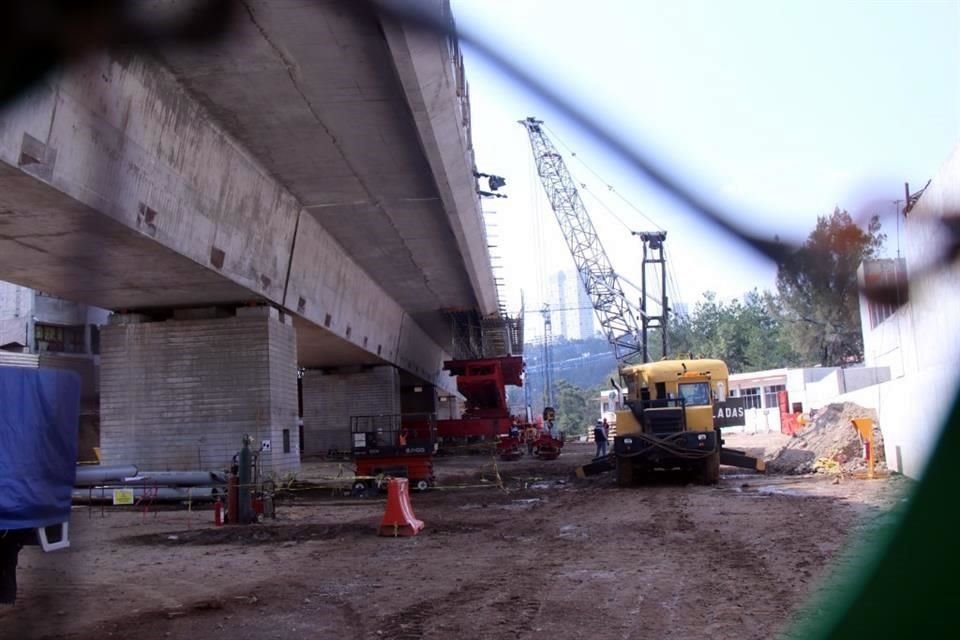 Vecinos del Pueblo de Santa Fe señalan incertidumbre ante el avance del proyecto, pues preocupa que sus propiedades sean expropiadas.