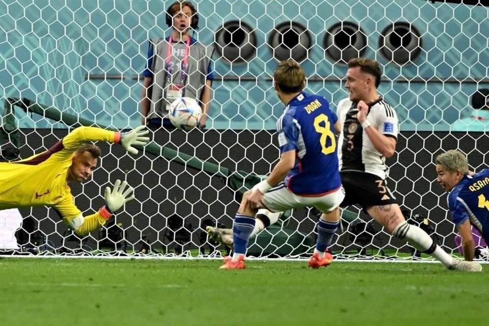 Manuel Neuer sacó a una mano un disparo, pero en el contrarremate Ritsu Doan mandó a guardar el balón para el empate.