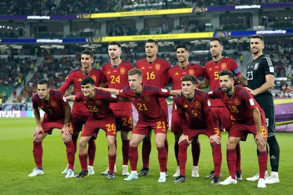 La fotografía oficial del plantel de España previo a su estreno en Qatar.