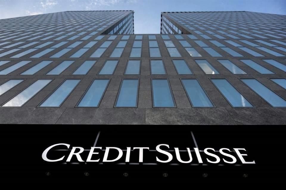 Durante las primeras semanas del trimestre, los clientes de Credit Suisse sacaron hasta 89 mil millones de dólares de su dinero a nivel mundial.