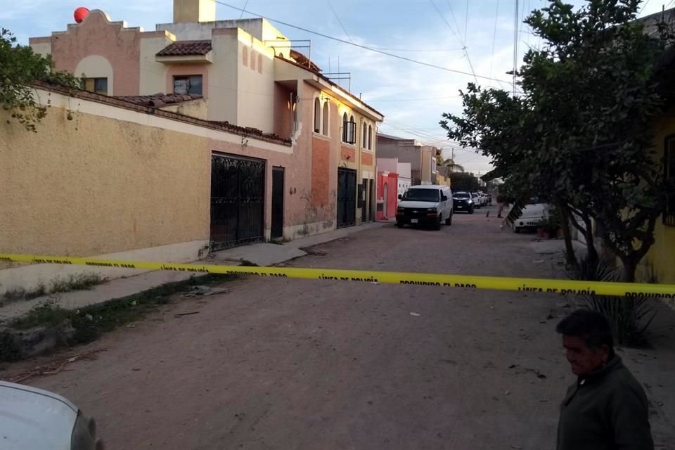 Un joven fue ejecutado en una casa que vecinos tenían identificada como frecuentada por presuntos delincuentes, en la Colonia Palmira.