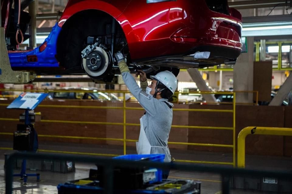 Las ventas al exterior de autos ligeros fueron de 775 mil 866 unidades en los primeros tres meses.