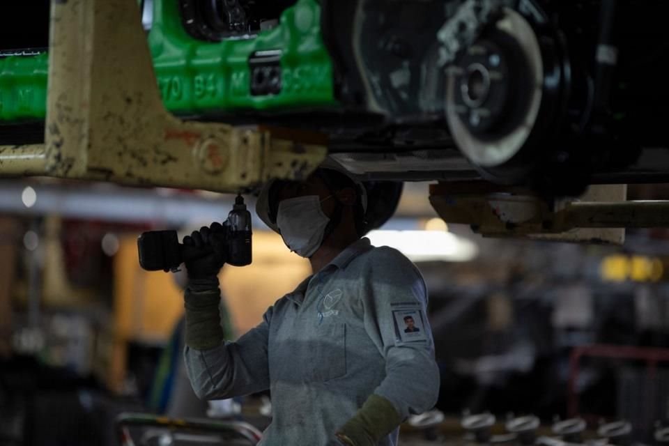 La industria automotriz ha necesitado incorporar más personal para poder hacer frente a la demanda local y a las exportaciones.