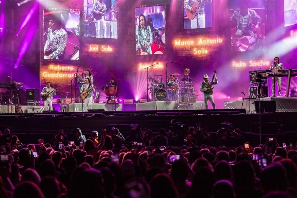 El tour 'Los Bukis, Una Historia Cantada', arrancó en agosto del año pasado en Estados Unidos.