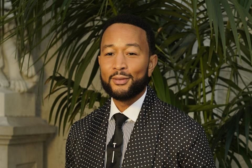 Un hombre que intentó robarse un auto del cantante John Legend en Los Ángeles, fue arrestado.