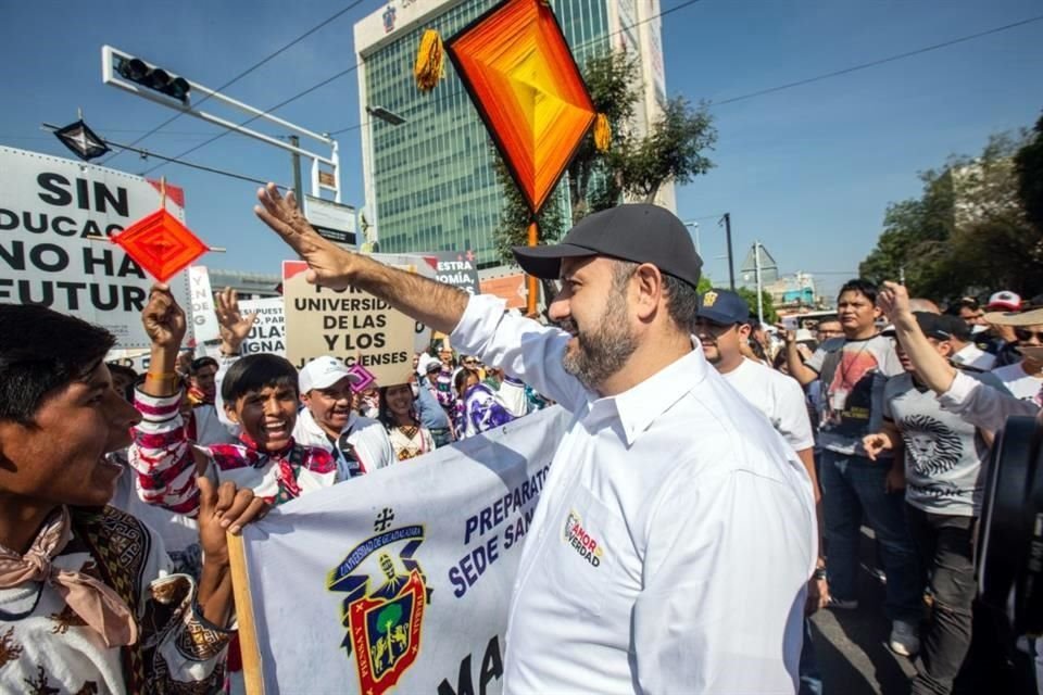 El Rector de UdeG señaló que está concentrado en la FIL, pero que al terminar pdría retomar la propuesta de ejercicio de revocación de mandato de Alfaro.