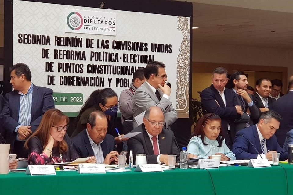 Diputados de Comisiones Unidas avalaron dictamen de reforma electoral.