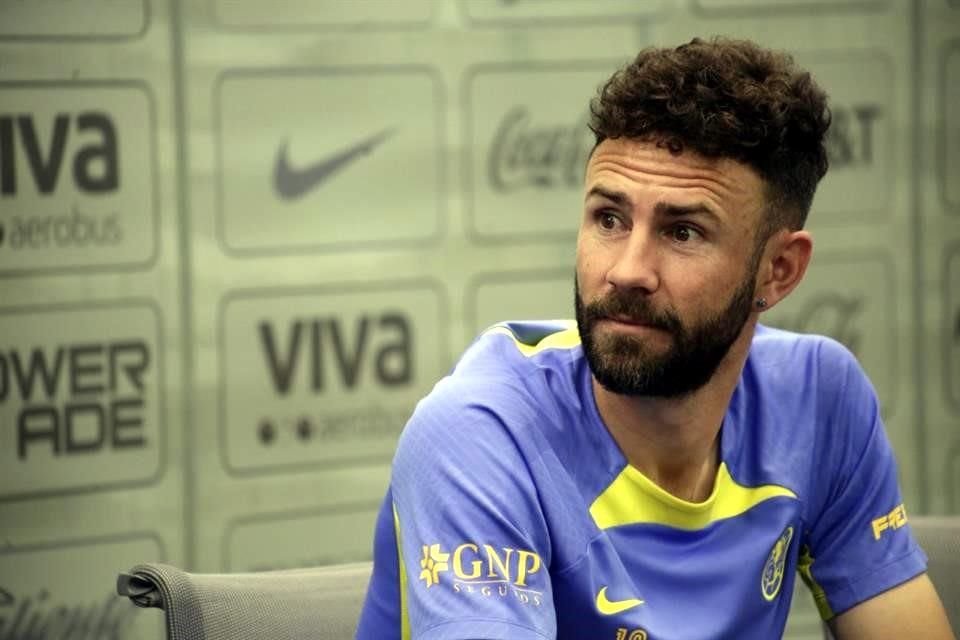 Layún se unió a la polémica.