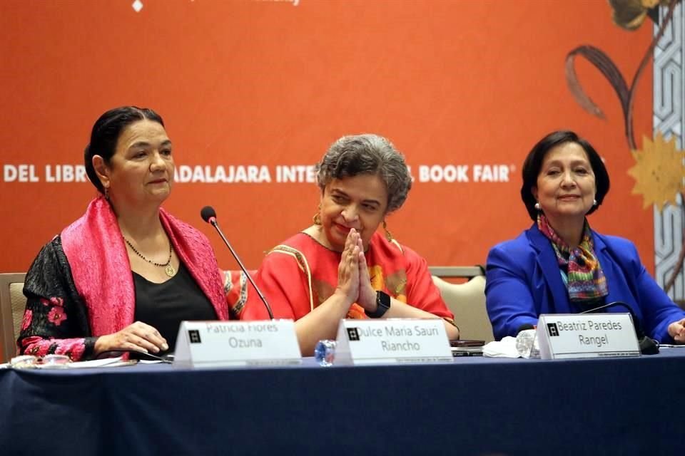 Dulce María Saurí, Beatriz Paredes y Amalia García, en el foro 'Mujeres en el Poder, el rumbo de México'.