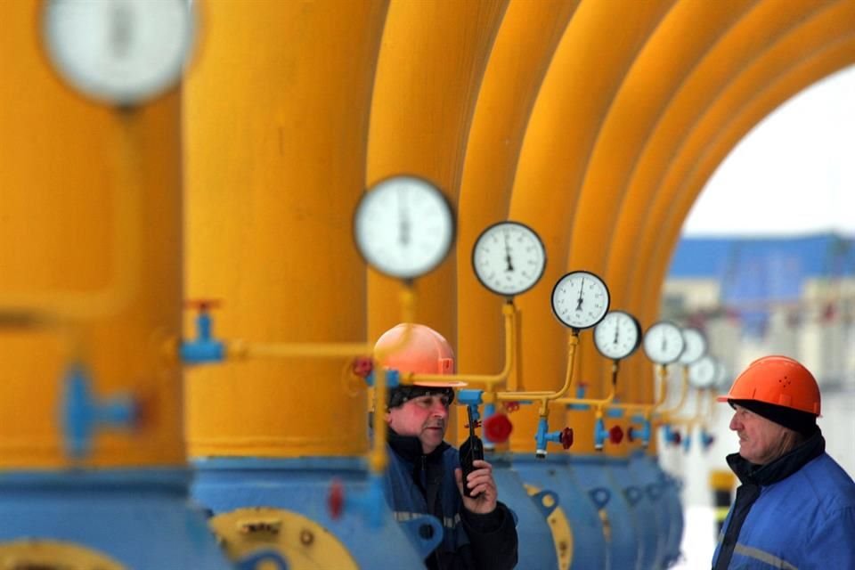 El organismo expuso que con las múltiples estrategias de descarbonización y de migrar a fuentes de suministro más limpias, el consumo de combustibles fósiles y su producción irá a la baja.