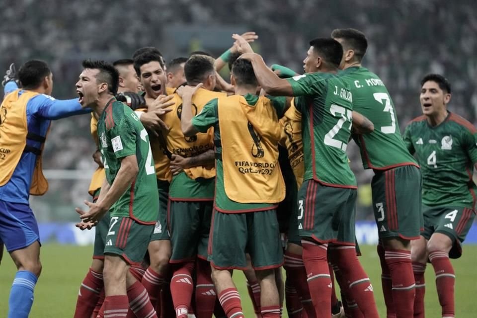 Así festejó la Selección Mexicana el primer gol.