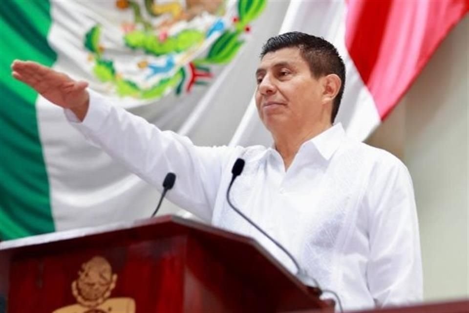 Salomón Jara tomó protesta como Gobernador en el Congreso de Oaxaca.