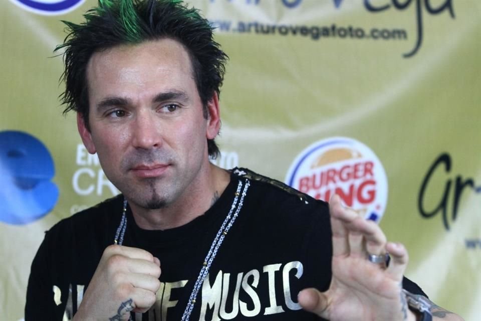 Tammie Frank, esposa del actor Jason David Frank reveló que el actor de los 'Power Rangers' se suicidó mientras vacacionaban en un hotel.