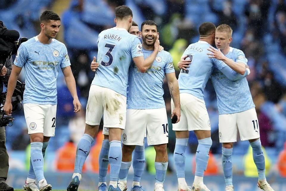 Los Citizens celebraron la obtención de un nuevo título en el Ethiad Stadium, mismo que ya habían conseguidos varias jornadas atrás.