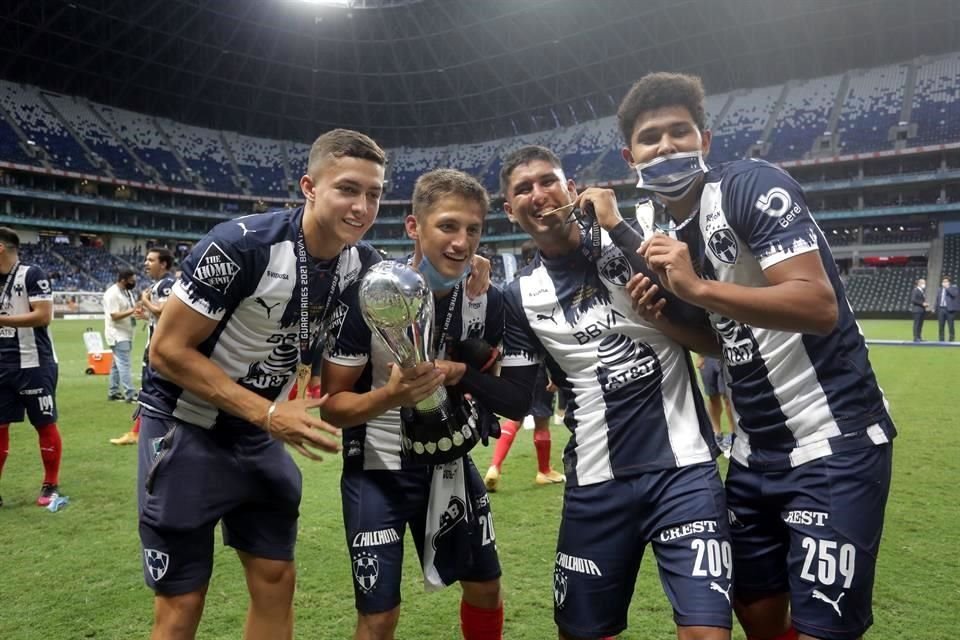 Así festejaron los campeones...