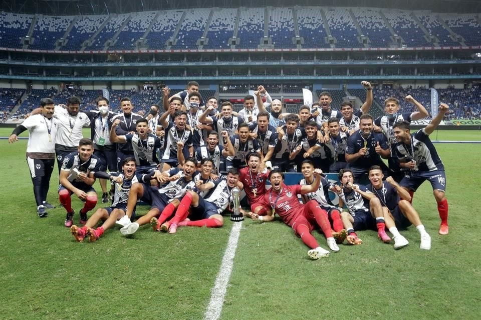 Y así festejaron los campeones...