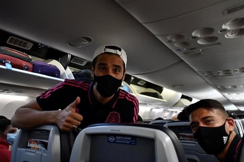 Un primer grupo de convocados al Tricolor viajó este lunes a Estados Unidos.