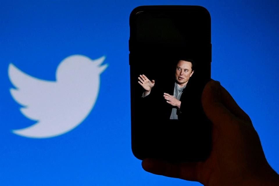 Elon Musk completó su acuerdo de 44 mil millones de dólares para comprar Twitter a finales de octubre.