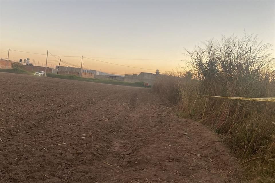 El cadáver de una mujer fue localizado en un predio en el Fraccionamiento Valle de la Providencia, en la ex Villa Maicera.