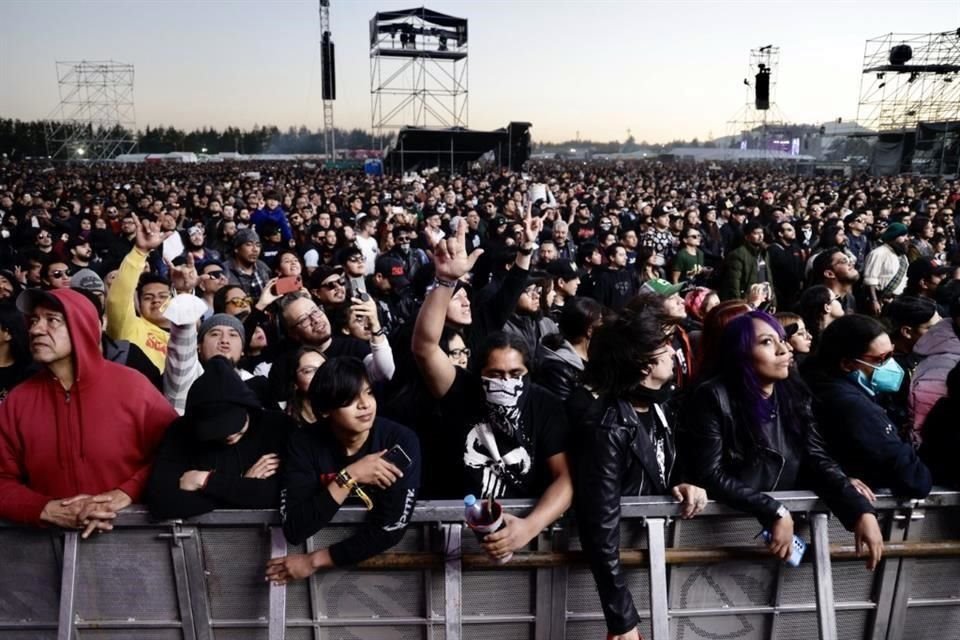 Hacia la tarde, el Hell & Heaven ya se veía repleto de fans metaleros.