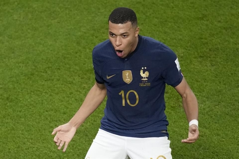 Mbappé firmó dos goles contra Polonia.