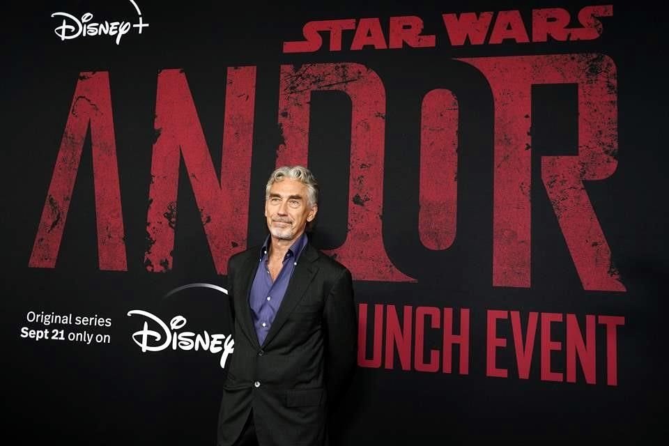 Asegura el cineasta y guionista Tony Gilroy (en foto) que la segunda temporada de la serie 'Andor', del universo 'Star Wars', ya comenzó a filmarse.