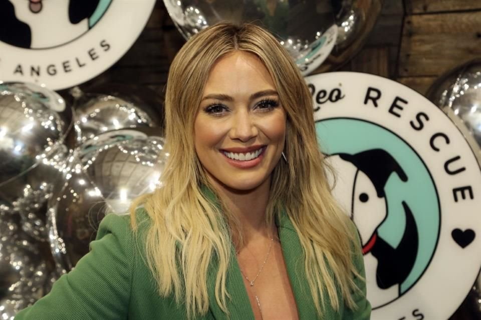 Hilary Duff reveló que en su juventud luchó contra un trastorno alimenticio; pero que ahora se siente orgullosa de su cuerpo.