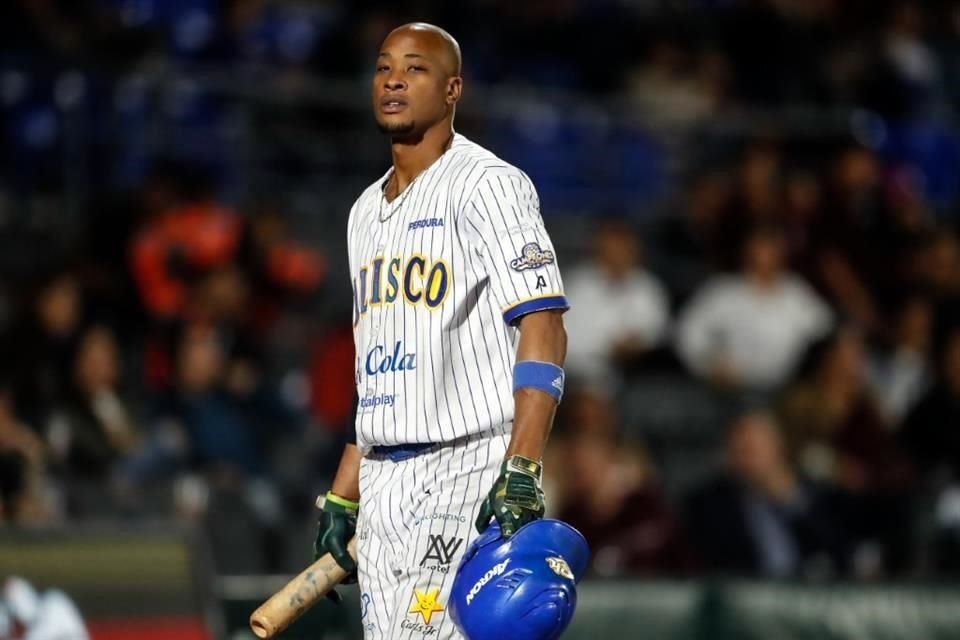 Keon Broxton, durante el juego 1 entre los Charros de Jalisco y los Naranjeros de Hermosillo.