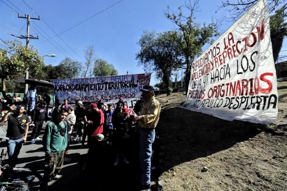 Martí Batres, titular de la Secretaría de Gobierno, llamó a que se sostenga una nueva reunión al respecto este mismo jueves y que se retire el bloqueo.