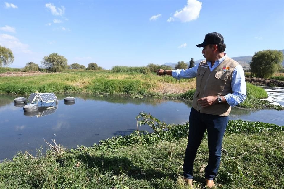 El Primer Edil aseguró que los trabajos de saneamiento están avanzados y no se escatima esfuerzos para recuperar este manto lacustre.