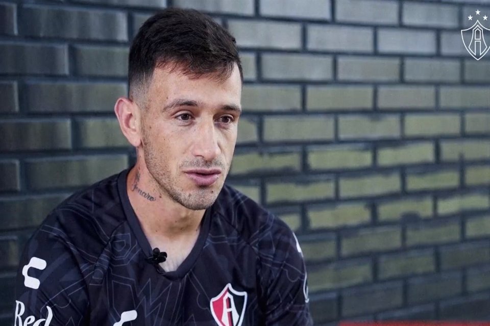 Brian Lozano durante entrevista.