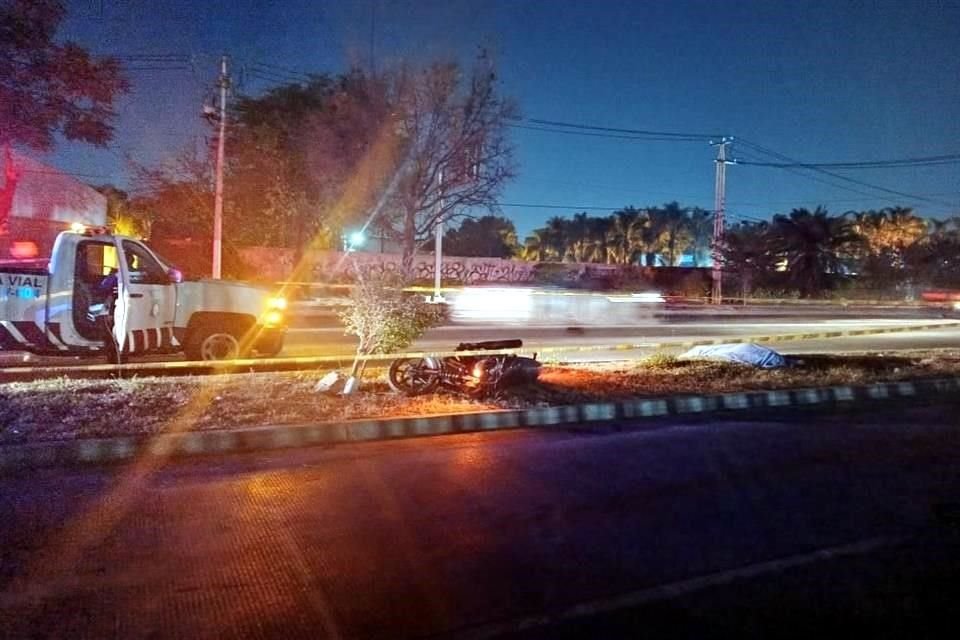 Un motociclista a bordo de una Harley Davidson 750 murió al derrapar en la Avenida López Mateos, en Tlaquepaque.