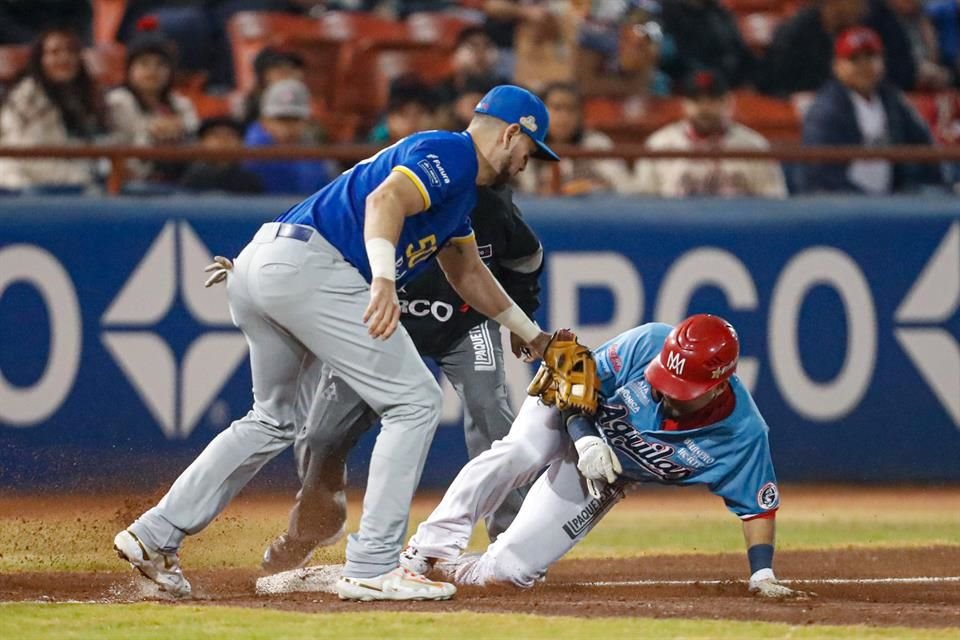 Charros de Jalisco enfrentó a los Águilas de Mexicali en el segundo juego de la serie en la frontera cachanilla.