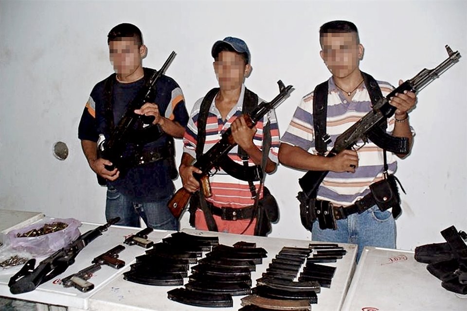 Entre las conductas delictivas que realizan los menores para el narco están el 'halconeo', homicidios, secuestros, extorsiones y las desapariciones.