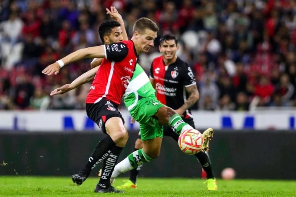 Atlas y Santos igualaron sin goles en el inicio de la Copa Sky.