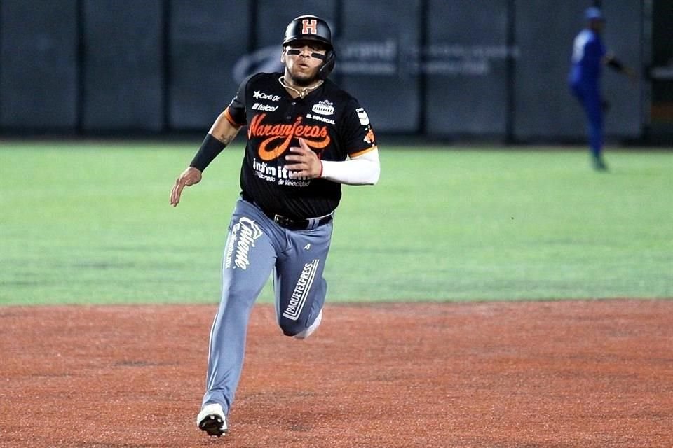 Paredes tuvo el permiso de los Rays para jugar este invierno en la Liga Mexicana del Pacífico, donde pasó de los Águilas de Mexicali a los Naranjeros de Hermosillo.