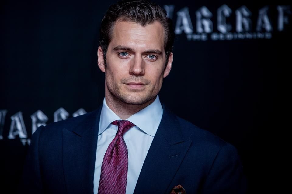 El actor Henry Cavill anunció que dejará de interpretar a 'Superman', tras una reunión que sostuvo con James Gunn y Peter Safran.