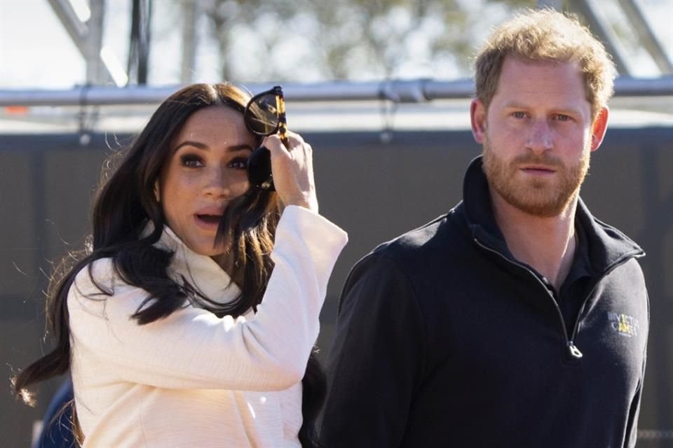 El Príncipe Enrique culpó a la prensa sensacionalista de provocarle estrés y un aborto espontáneo a Meghan Markle.