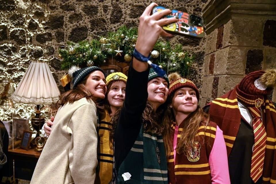 Finalmente ya está en la Ciudad de México la experiencia Harry Potter: El Gran Baile de Invierno, basada en el personaje de J.K. Rowling.