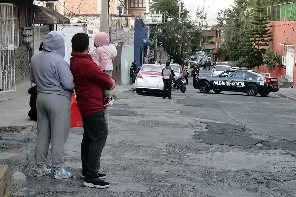 Un hombre de la tercera edad murió al recibir una descarga eléctrica, en la Colonia Independencia, en Naucalpan.