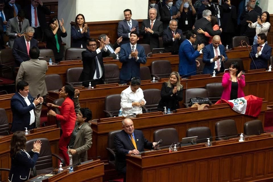 El Congreso peruano rechazó adelantar las elecciones presidenciales y parlamentarias para diciembre de 2023, un reclamo de los manifestantes.