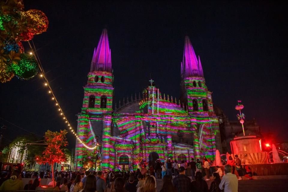 Video mapping en la Catedral, como parte de Ilusionante, festival de invierno 2022.