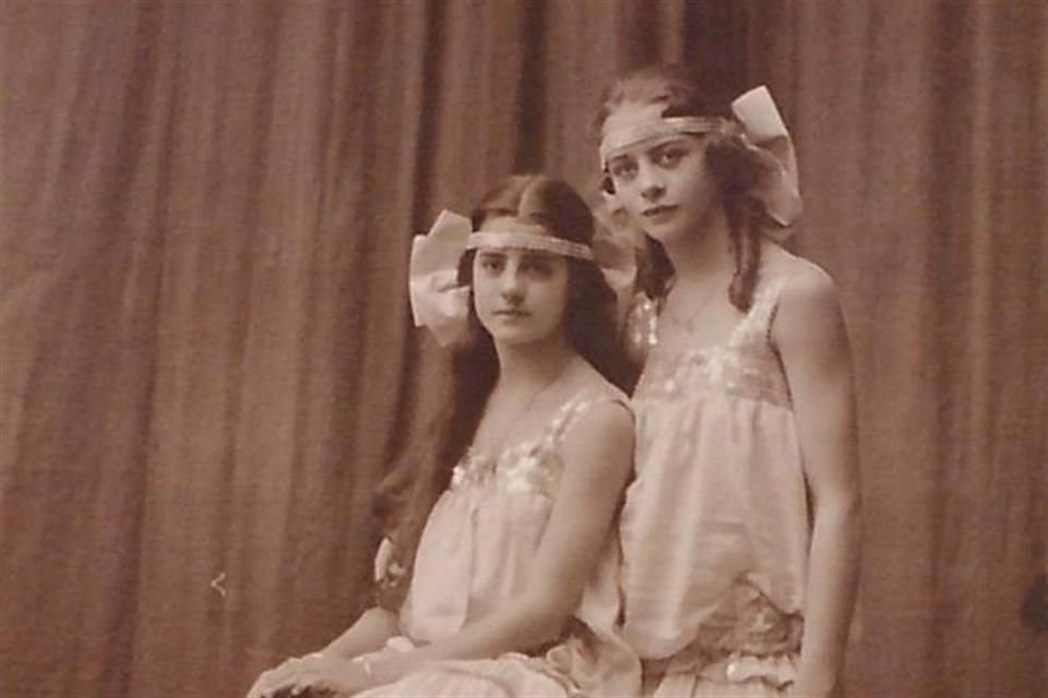 'Miss Bell' y su hermana, Josefina