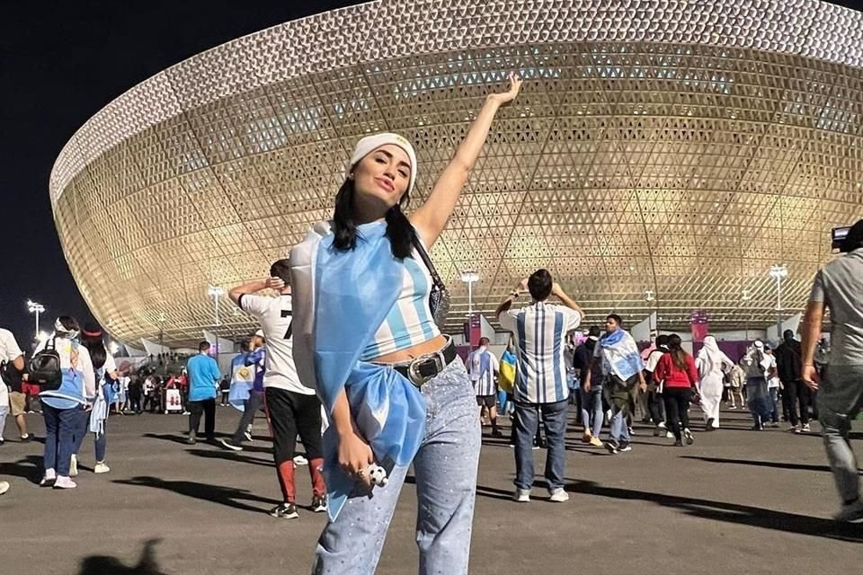 Lali Espósito cantó el Himno Nacional de Argentina durante la ceremonia del partido final por la Copa del Mundial de Qatar 2022.