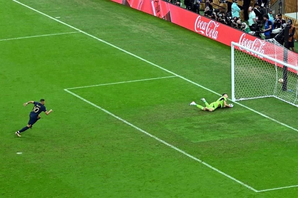 Penal anotado por Mbappé para recortar las distancias.