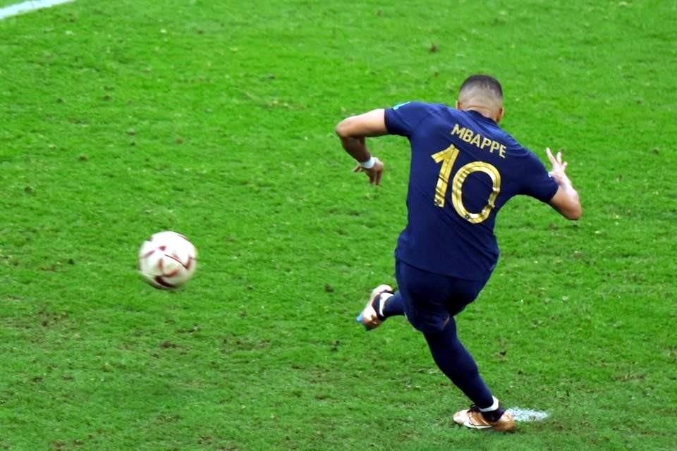 Mbappé acertó con dos penales en tiempo regular y también en la tanda para definir al campeón.